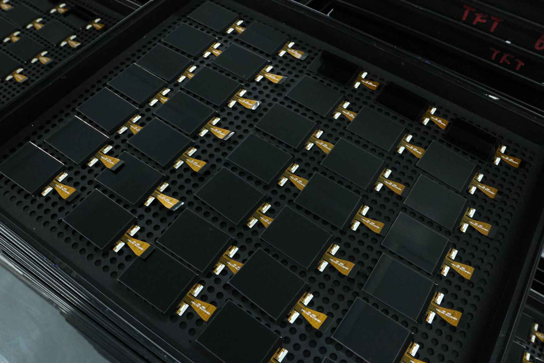 चीनी एलसीडी निर्माता मेडिकल हाई-रिफ्रेश रेट डिस्प्ले ट्रैक में अग्रणी हैं, कस्टम लिक्विड क्रिस्टल मॉड्यूल मल्टी-बिलियन-डॉलर वृद्धिशील बाजार को बढ़ावा देते हैं