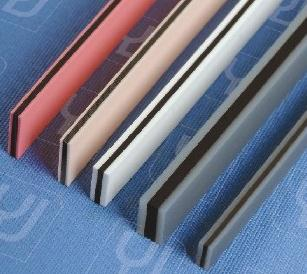 परिशुद्धता लिंक: एलसीएम डिस्प्ले मॉड्यूल में प्रवाहकीय रबर कनेक्टर्स की तकनीक को समझना